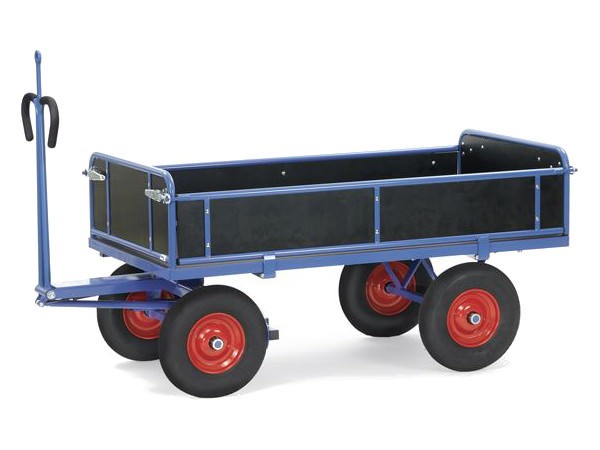 Der handliche Pritschenwagen ermöglicht den sicheren Transport von Lasten bis 1250 kg.