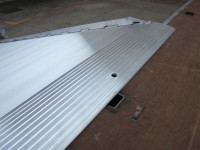 Vorschau: Zur perfekten Fixierung beinhaltet die Rampe ein von Werk aus gebohrtes Loch im Auflager - mithilfe von Bolzen können Sie die Rampe kinderleicht fixieren. Vorschau: Zur perfekten Fixierung beinhaltet die Rampe ein von Werk aus gebohrtes Loch im Auflager - mithilfe von Bolzen können Sie die Rampe kinderleicht fixieren.