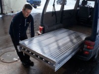 Vorschau: Bei der Klappfunktion zeigt sich Qualität "Made in Germany" - die Rampe lässt sich auch nach hunderten Durchgängen noch problemlos zusammenklappen. Vorschau: Bei der Klappfunktion zeigt sich Qualität "Made in Germany" - die Rampe lässt sich auch nach hunderten Durchgängen noch problemlos zusammenklappen.