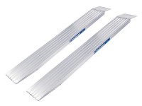 Die randlosen Auffahrrampen gewaehrleisten eine maximale Flexibilitaet beim Verladen von schweren Lasten bis 2200 kg. Die randlosen Auffahrrampen gewaehrleisten eine maximale Flexibilitaet beim Verladen von schweren Lasten bis 2200 kg.