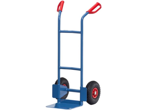 Die Karre aus Stahl kann Lasten bis 200 kg problemlos verladen.
