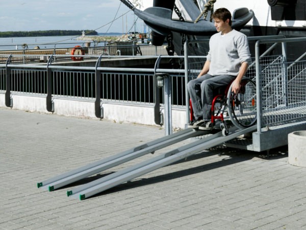 Rollstuhlschienen TSC // Klappbare Rollstuhlrampen bis 350 kg