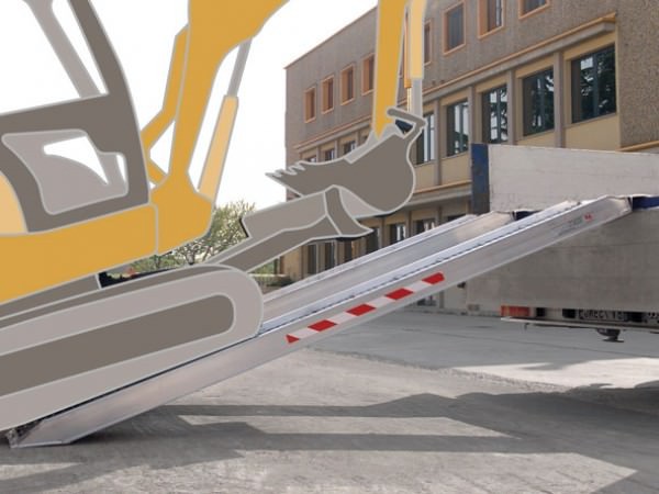 Die Auffahrschienen werden einfach am Fahrzeug oder Anhänger angelegt und können direkt benutzt werden.