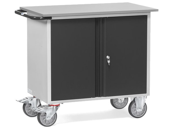 Der Stahlblech-Werkstattwagen ist konzipiert um Lasten bis zu 400 kg mit nur wenig Kraftaufwand zu transportieren.