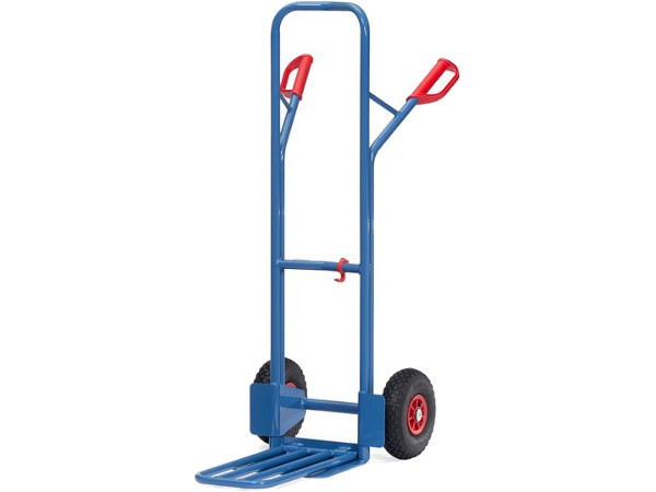 Der stabile Karren kann bis zu 300 kg tragen.