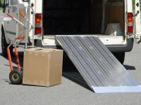 Vorschau: Die Auffahrrampe eignet sich optimal beim Be- und Entladen von Transportern. Vorschau: Die Auffahrrampe eignet sich optimal beim Be- und Entladen von Transportern.