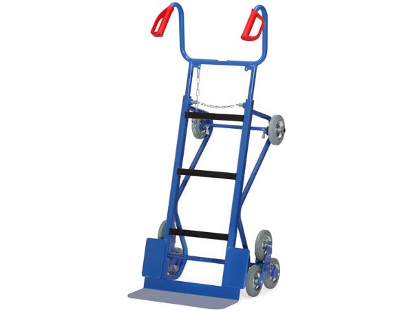Die Gerätekarre ermöglicht den Transport von schweren Maschinen über Treppen.