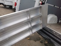 Vorschau: Die verstaerkte Auffahrrampe besitzt zusaetzliche Verstrebungen - somit koennen Tragkraefte bis 2000 kg ermoeglicht werden. Vorschau: Die verstaerkte Auffahrrampe besitzt zusaetzliche Verstrebungen - somit koennen Tragkraefte bis 2000 kg ermoeglicht werden.