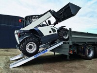 Vorschau: Baufahrzeuge mit breiter Bereifung sollten in der Regel Rampen ohne Rand nutzen. Vorschau: Baufahrzeuge mit breiter Bereifung sollten in der Regel Rampen ohne Rand nutzen.