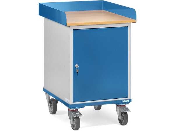 Der Rollschrank kann Lasten bis 150 kg sicher tragen und der integrierte Stahlschrank ist abschließbar.