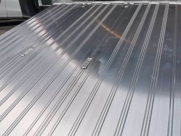 Bei dieser Auffahrrampe koennen Sie zwischen 800, 1000 oder 1200 mm Breite waehlen.