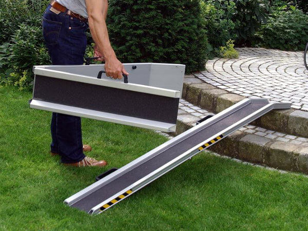 Rollstuhlschienen-RAS-F-Antirutschbelag-Altec-0