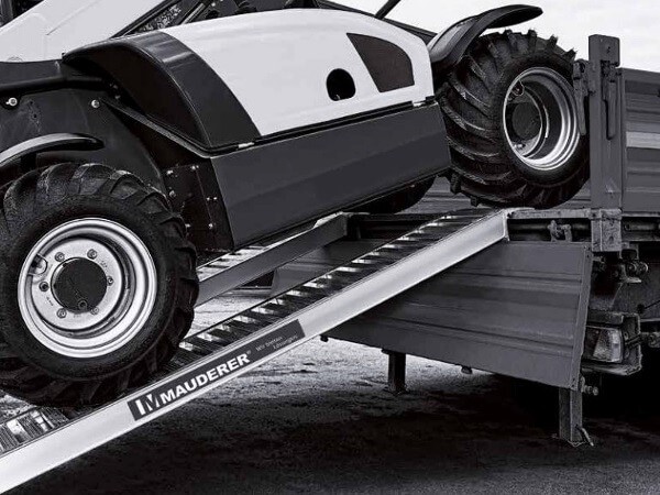 Für Fahrzeuge mit breiter Bereifung eignen sich die randlosen Auffahrschienen super.