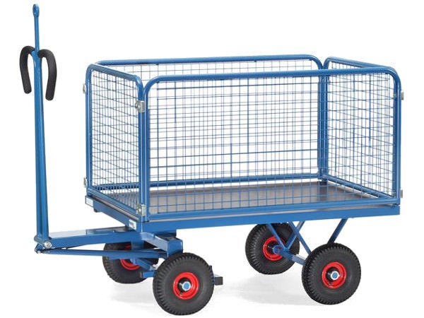 Dieser Handpritschenwagen kann dank der Zugoese an ein Zugfahrzeug oder anderen Transportwagen angekoppelt werden.