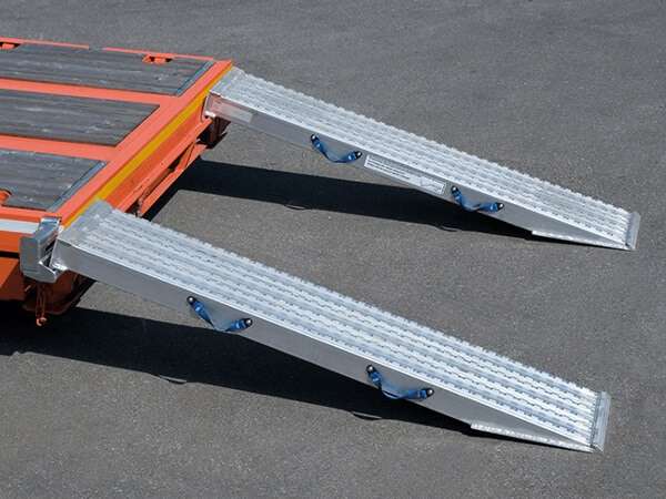 Die XXL-Verladeschienen sind perfekt wenn sehr schwere Fahrzeuge verladen werden müssen.