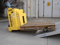 Vorschau: Wählen Sie den Anfahrtwinkel nicht all zu steil, damit die Palette nicht auf der Rampe aufsitzt.  Vorschau: Wählen Sie den Anfahrtwinkel nicht all zu steil, damit die Palette nicht auf der Rampe aufsitzt.