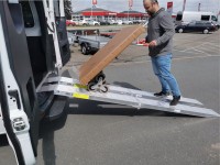 Vorschau: Die Rampen ermoeglichen das schnelle und einfache Verladen mit Transportkarren. Vorschau: Die Rampen ermoeglichen das schnelle und einfache Verladen mit Transportkarren.